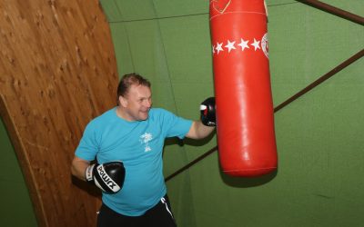 Auspowern beim Gladiatoren-Training in der Tennishalle